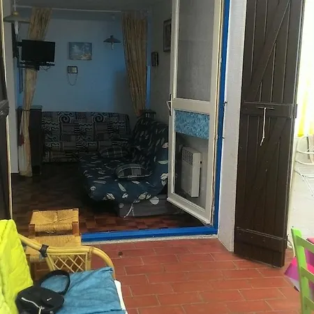 Grand Avec Veranda A 250m De La 아파트 *