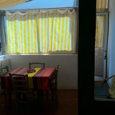 Grand Avec Veranda A 250m De La